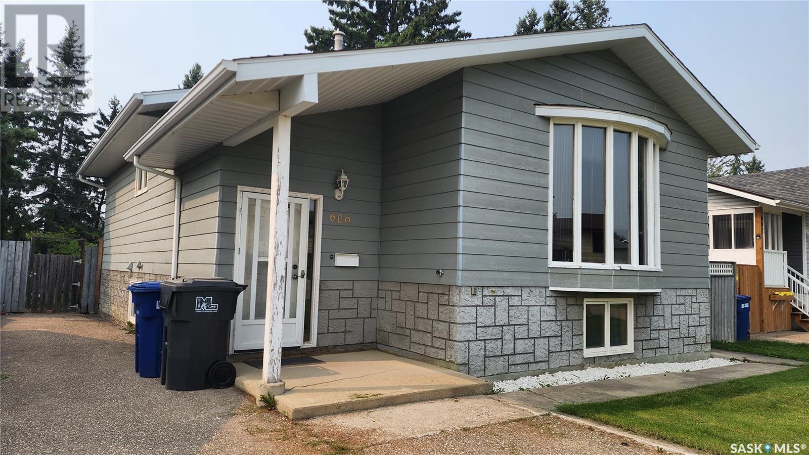 609 2nd Street West, Meadow Lake, SK S9X 1Y9
