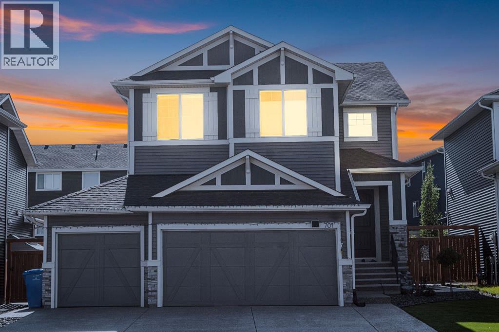 701 Marina Dr, Chestermere, AB T1X 0Y3