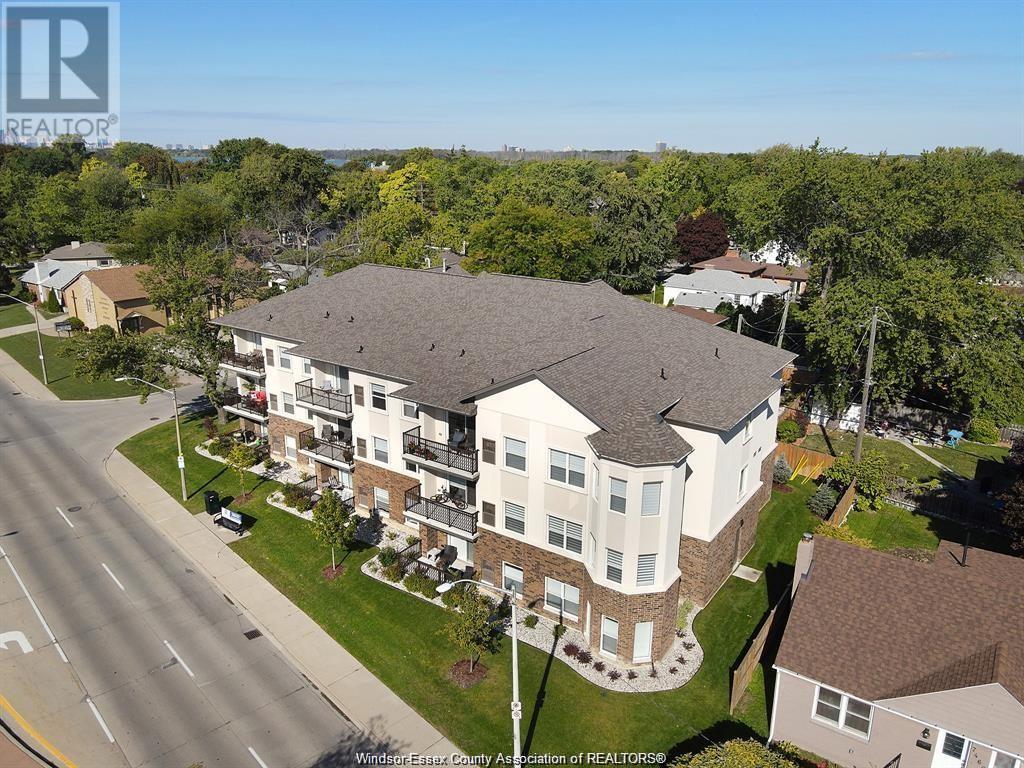 480 Fairview Unit 305, Windsor, ON N8S 3E2