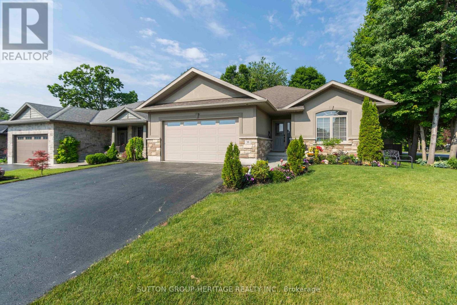 39 Lakewood Cres, Quinte West, ON K8V 5P4