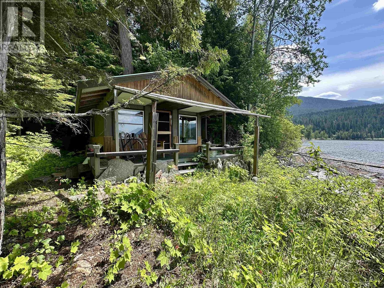 Dl 5192 East Arm Quesnel Lake, Williams Lake, BC V2J 7G2
