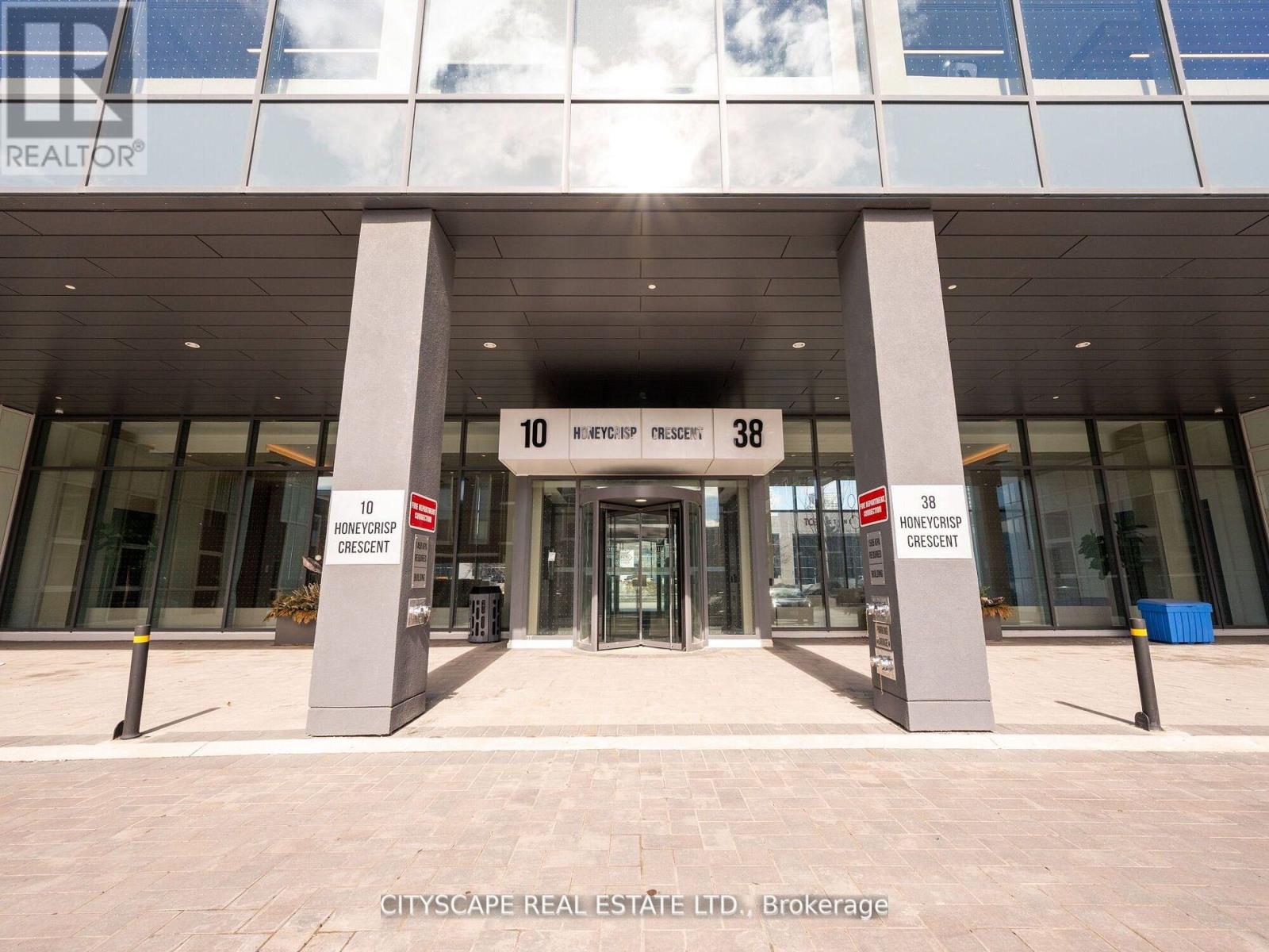 1516 10 Honeycrisp Cres N, Vaughan Vaughan Corporate Centre, ON L4K 0M7