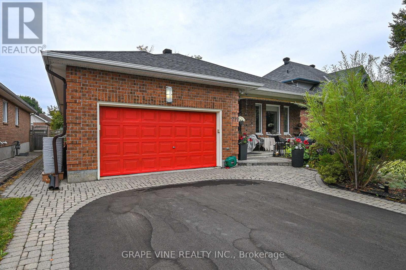 777 Rolling River Cres, Ottawa, ON K1V 1M2