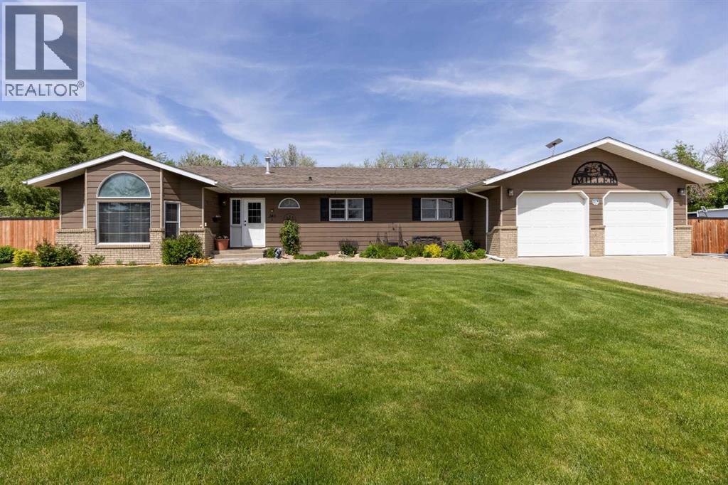 240 Harris Rd, Taber, AB T1G 2E4