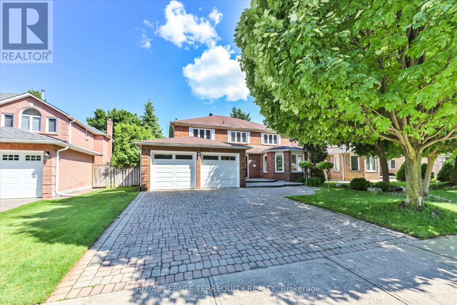 2216 Dunvegan Ave, Oakville, ON L6J 6P7