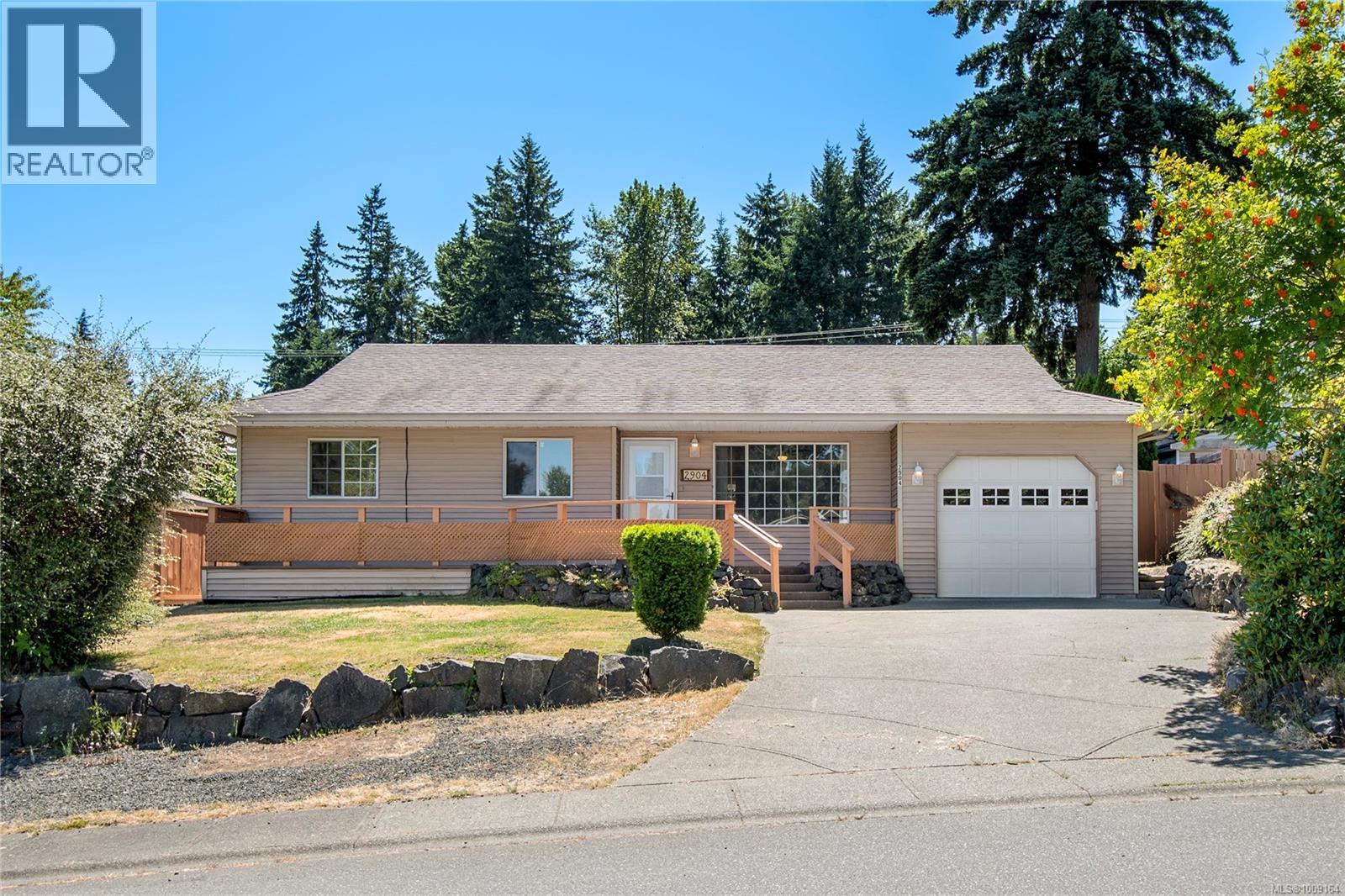 2904 Apple Dr, Campbell River, BC V9W 7X7