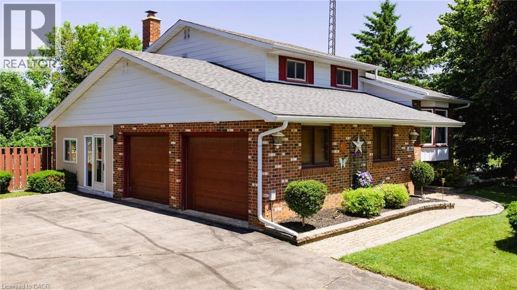 1061 Henry St, Wellesley, ON N0B 2T0