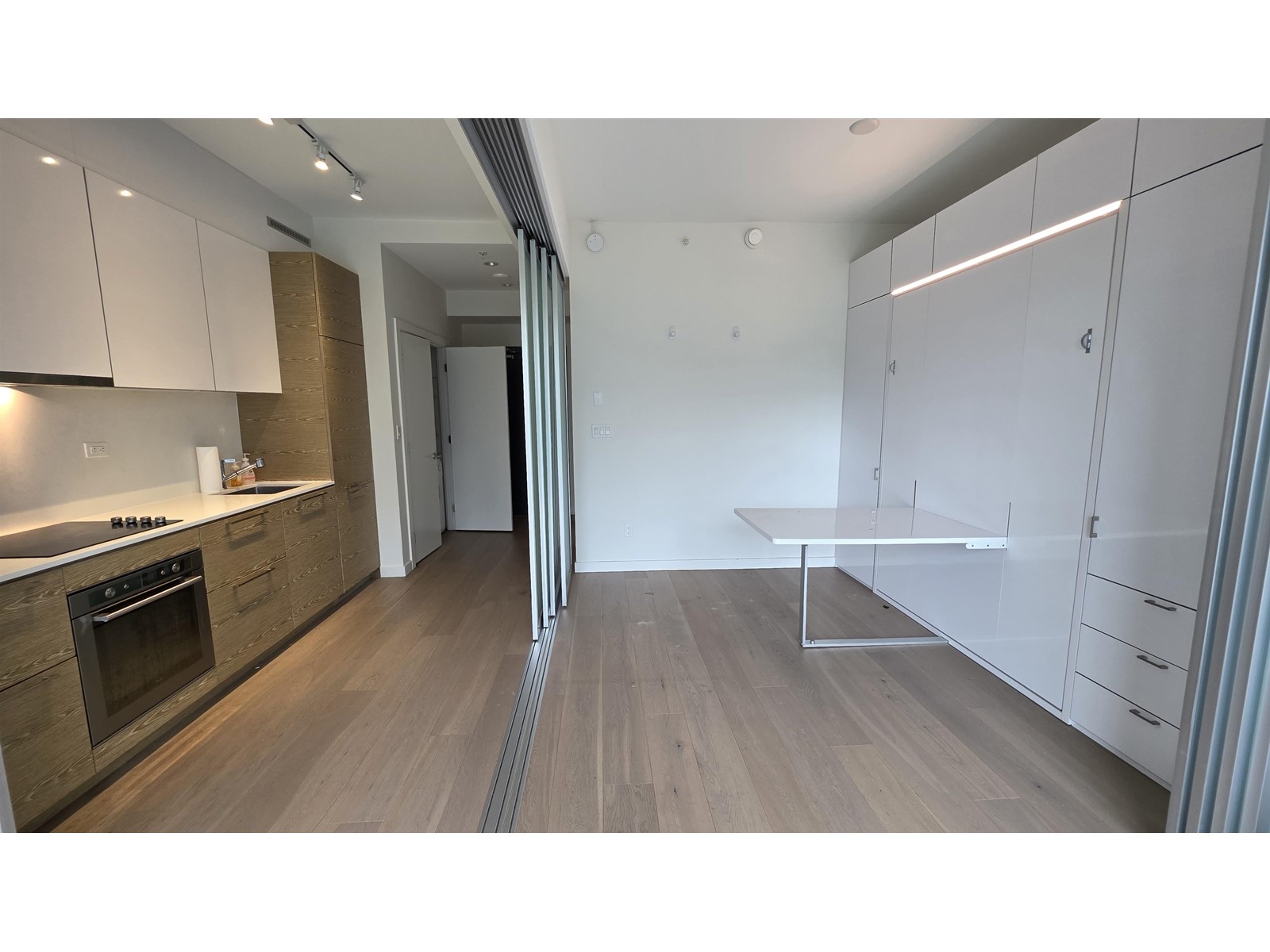 13438 Central Avenue Unit 415, Surrey, BC V3T 0N2