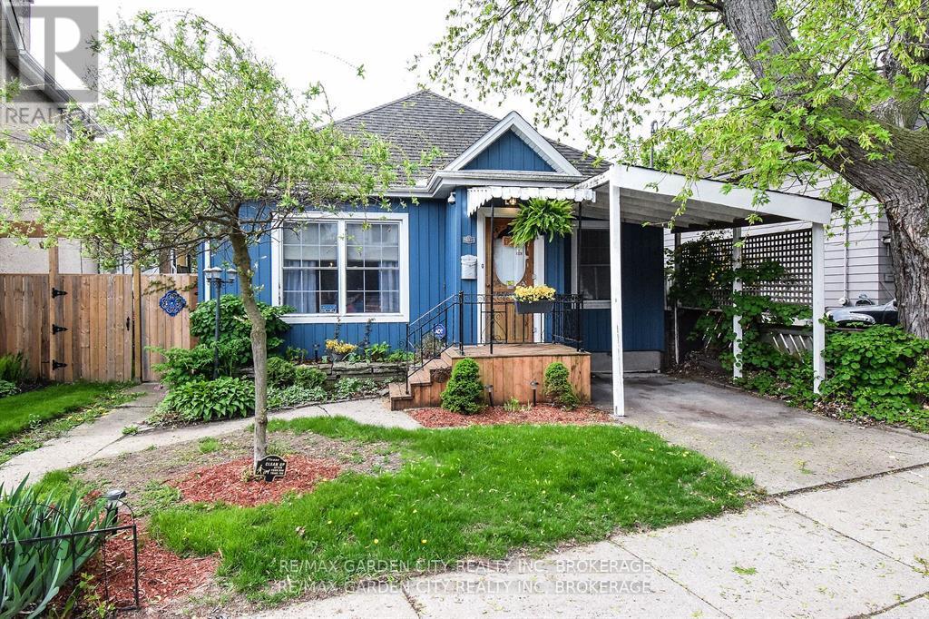 76 Beech St, St. Catharines, ON L2R 2B7