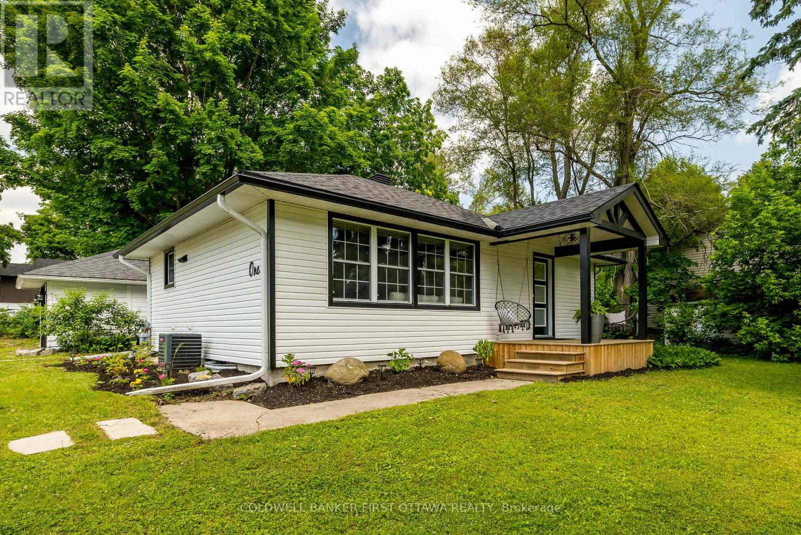 1 Porter St, Ottawa, ON K2S 1P8