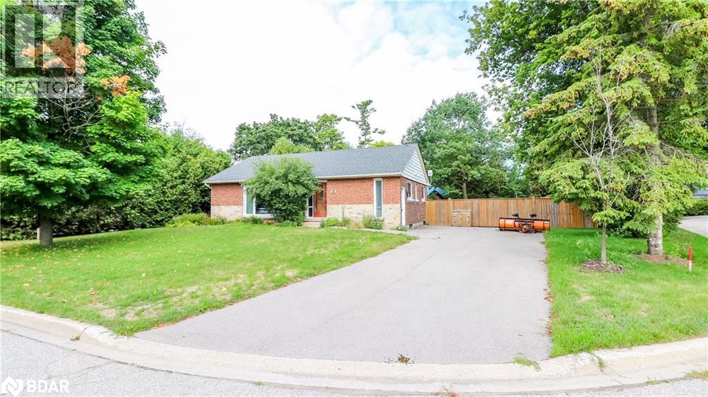 18 Carberry St, Erin, ON N0B 1T0