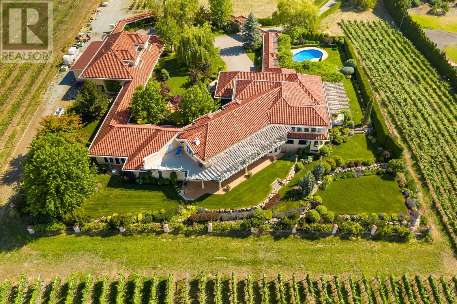 3240 Pooley Rd, Kelowna, BC V1W 4G7