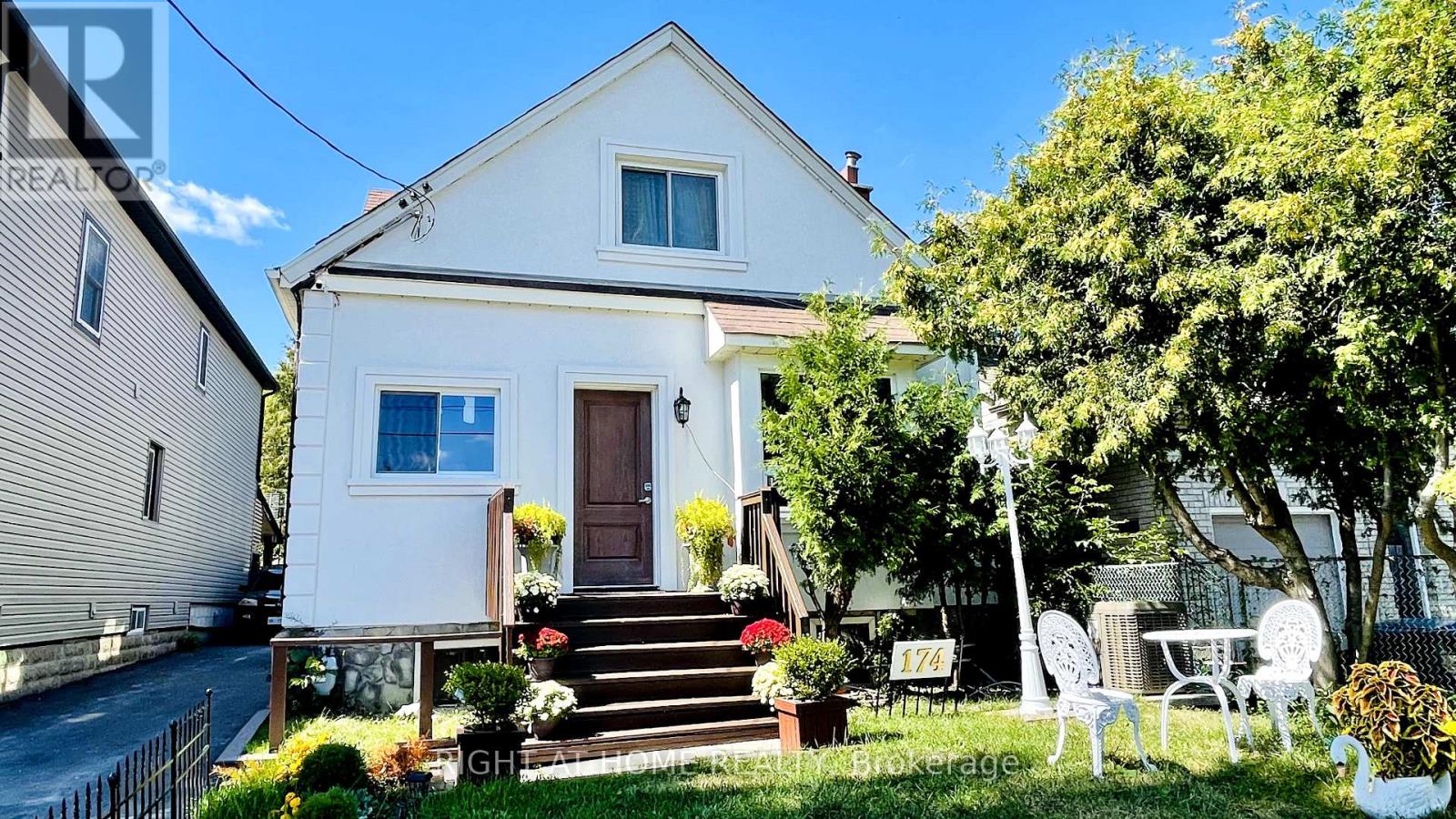 174 Aylesworth Ave, Toronto, ON M1N 2J6
