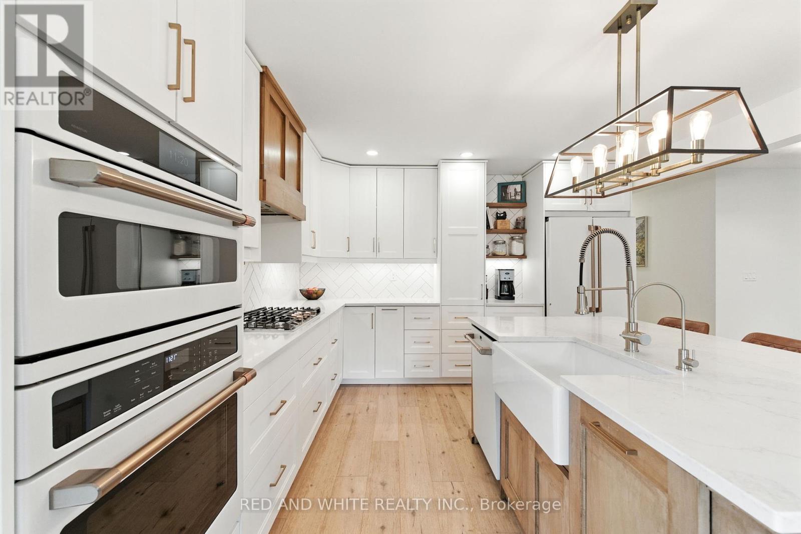 210 Northlake Dr, Waterloo, ON N2V 1A8