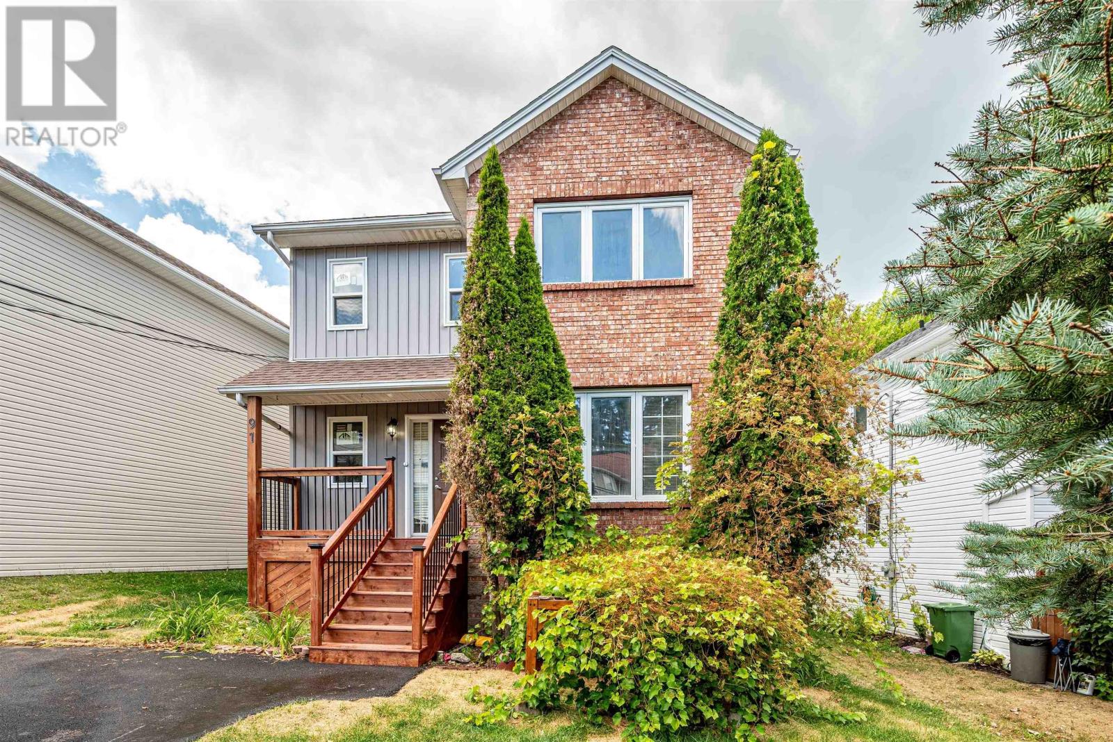 91 Oceanview Dr, Bedford, NS B4A 4H5