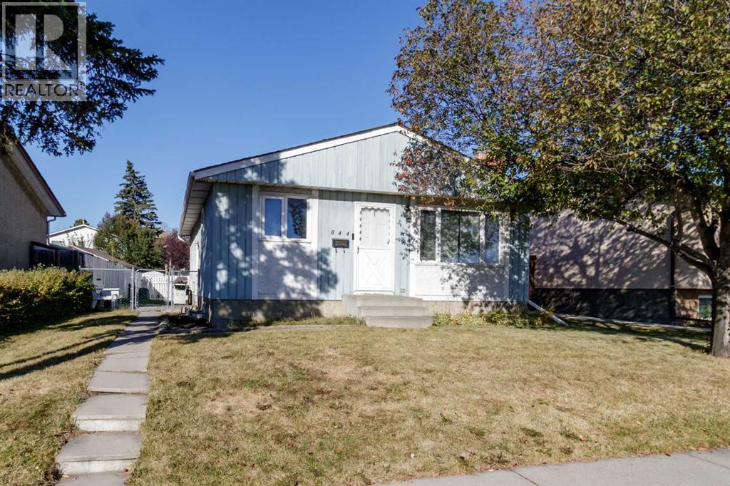 844 Rundlecairn Way NE, Calgary, AB T1Y 2R7