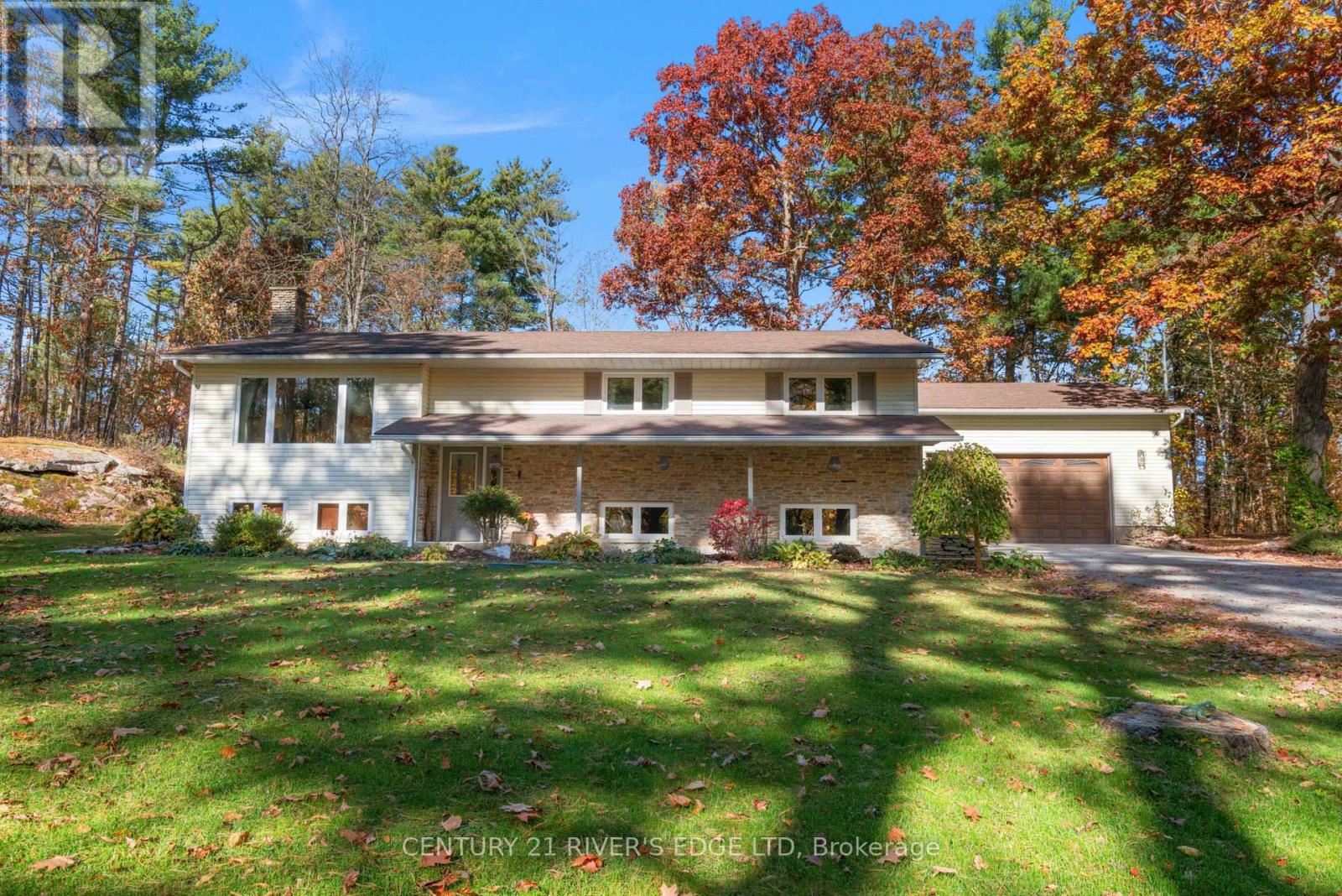 386 Old River Rd, Front of Yonge, ON K0E 1R0