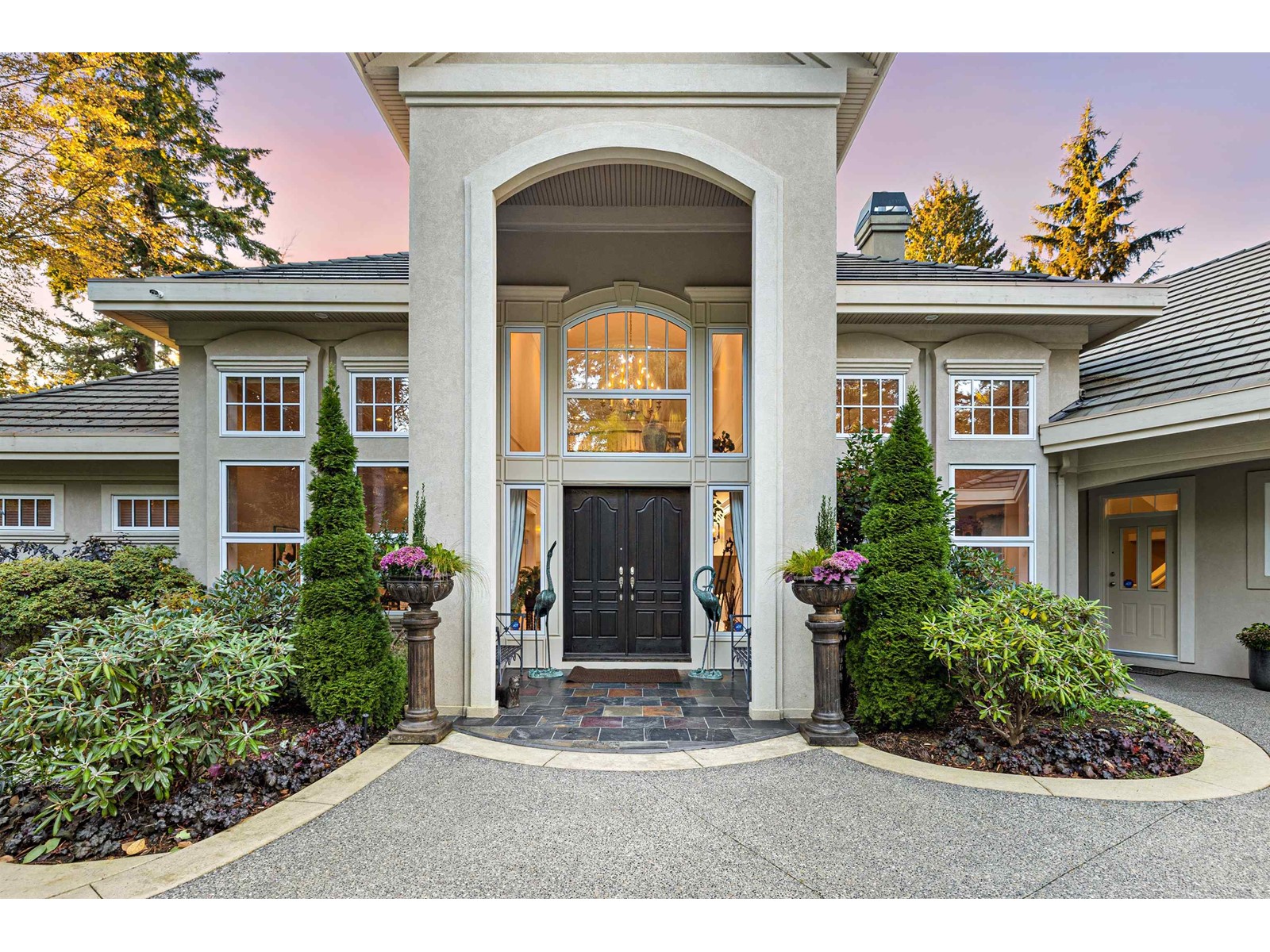 13375 Crescent Rd, Surrey, BC V4P 1J5