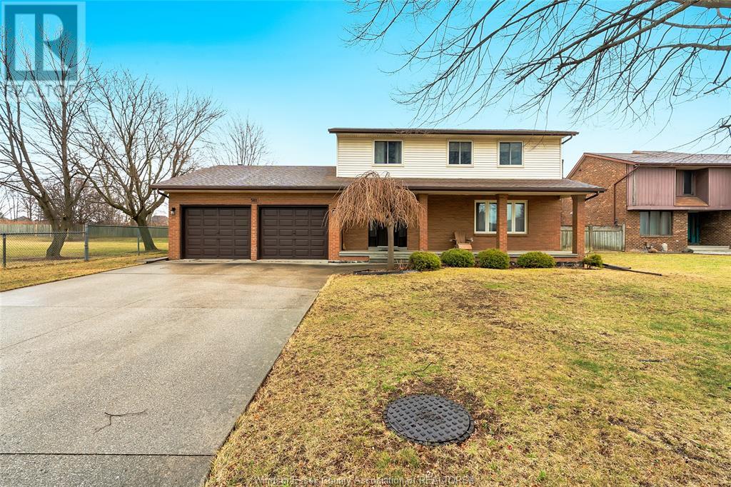 561 Dorset Park, Tecumseh, ON N8N 3N2