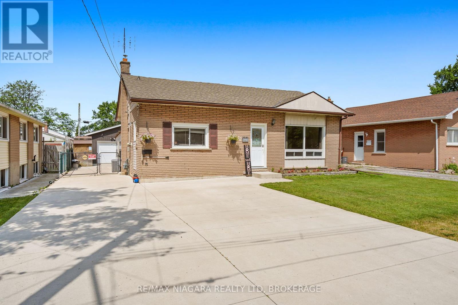 7463 Marieclaude Ave, Niagara Falls, ON L2G 5M1
