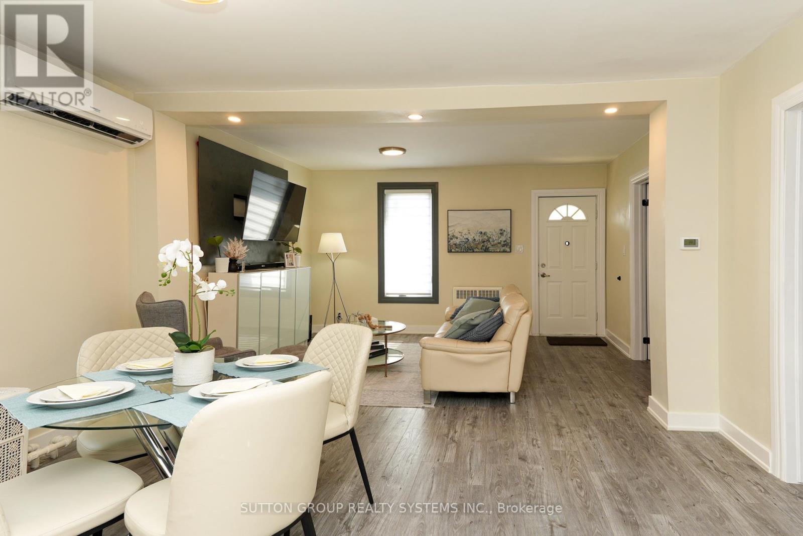 39 Norfolk Ave, Cambridge, ON N1R 3T7