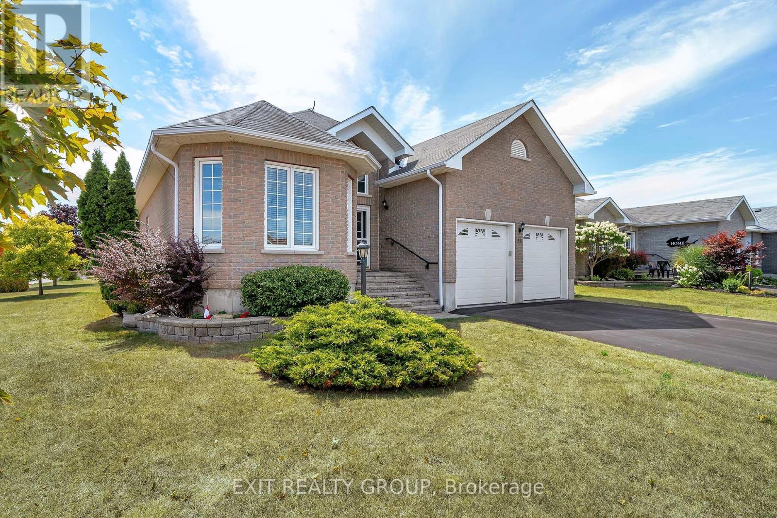 38 Aletha Dr, Prince Edward County Wellington Ward, ON K0K 3L0