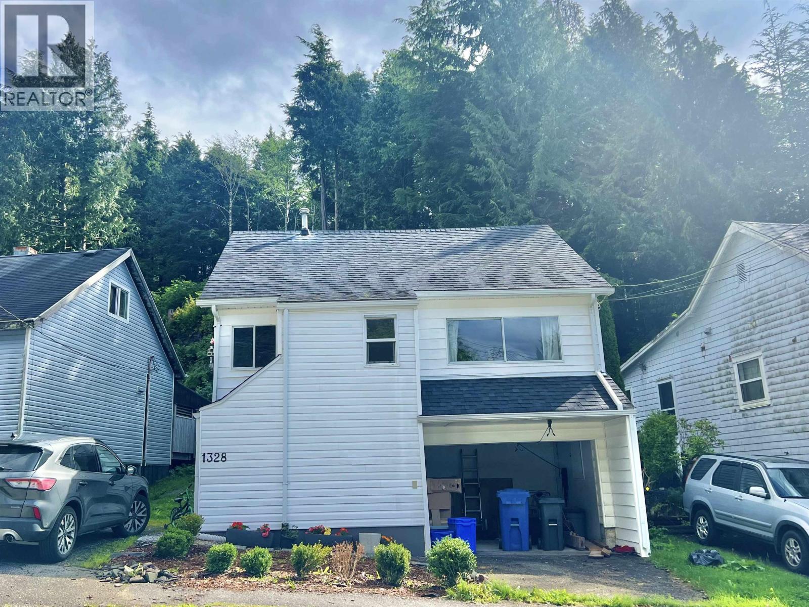 1328 Overlook St, Prince Rupert, BC V8J 2C8