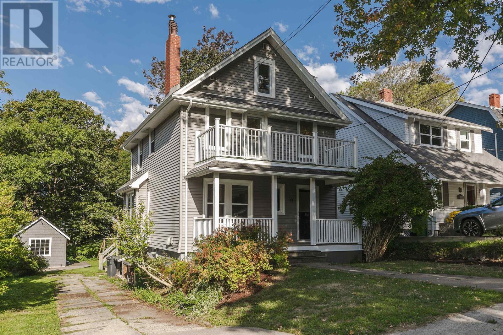 11 James St, Dartmouth, NS B2Y 1R1