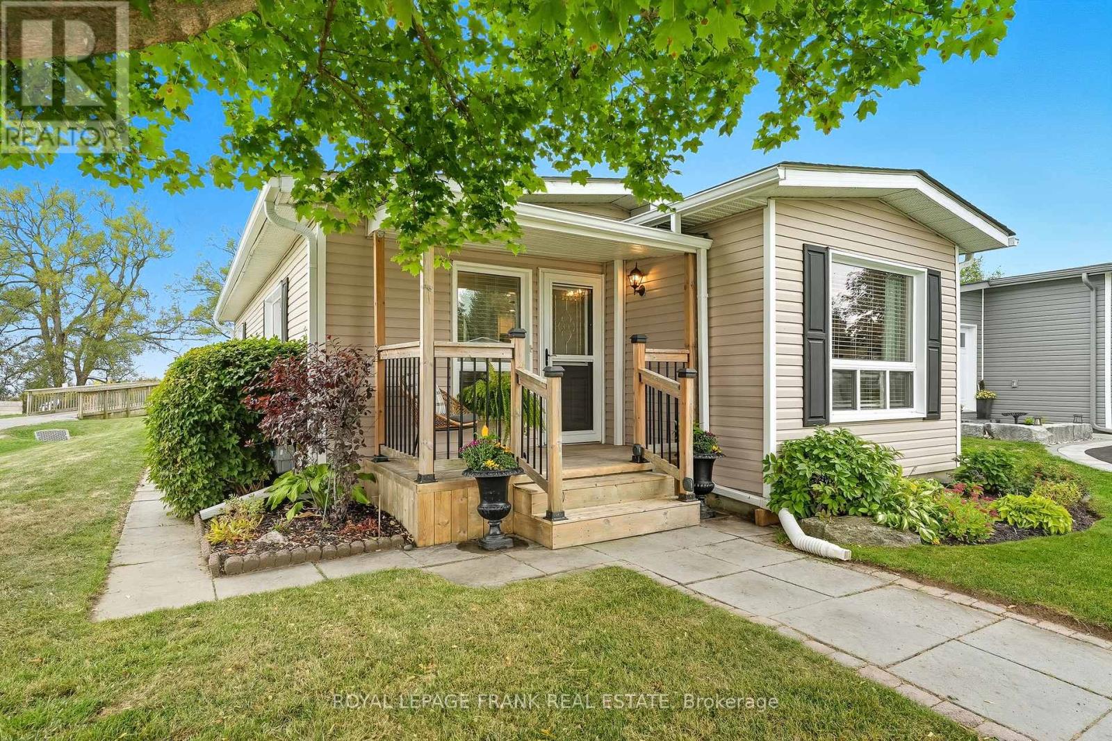 3 Wheelhouse Dr, Clarington, ON L1B 1B9