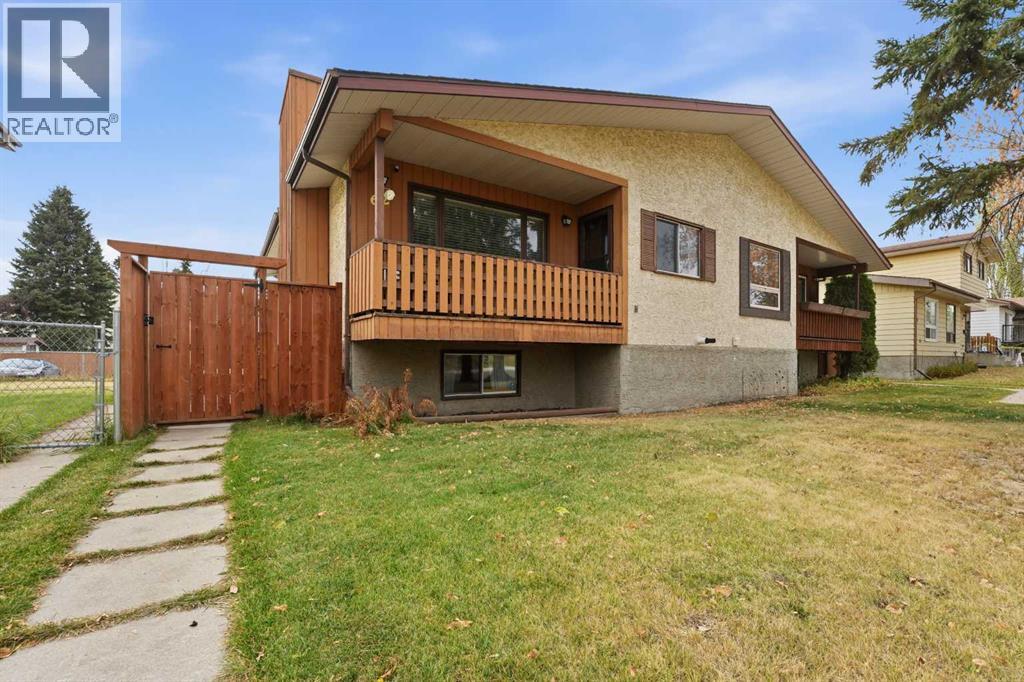 62 Mclevin Cres, Red Deer, AB T4R 1S9