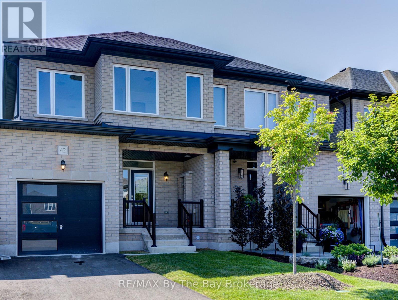 42 Lisa St, Wasaga Beach, ON L9Z 1J9