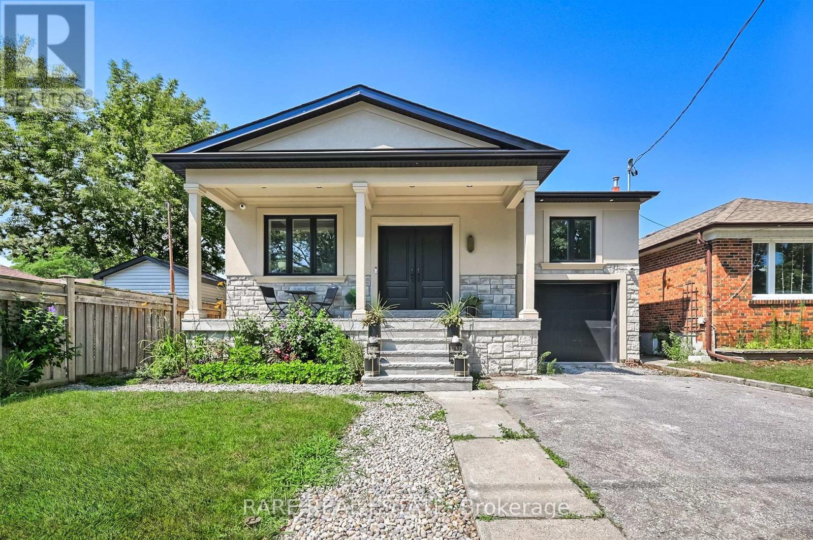 32 Bradfield Ave W, Toronto, ON M8Z 2A3
