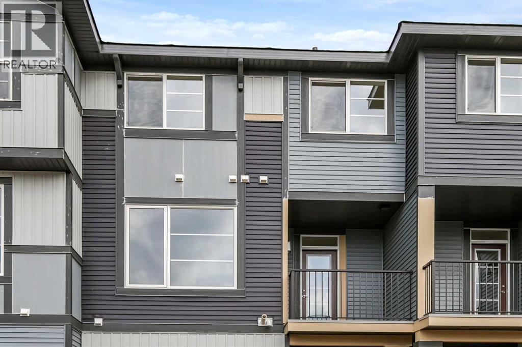 12 Waterford Gln, Chestermere, AB T1X 2T8