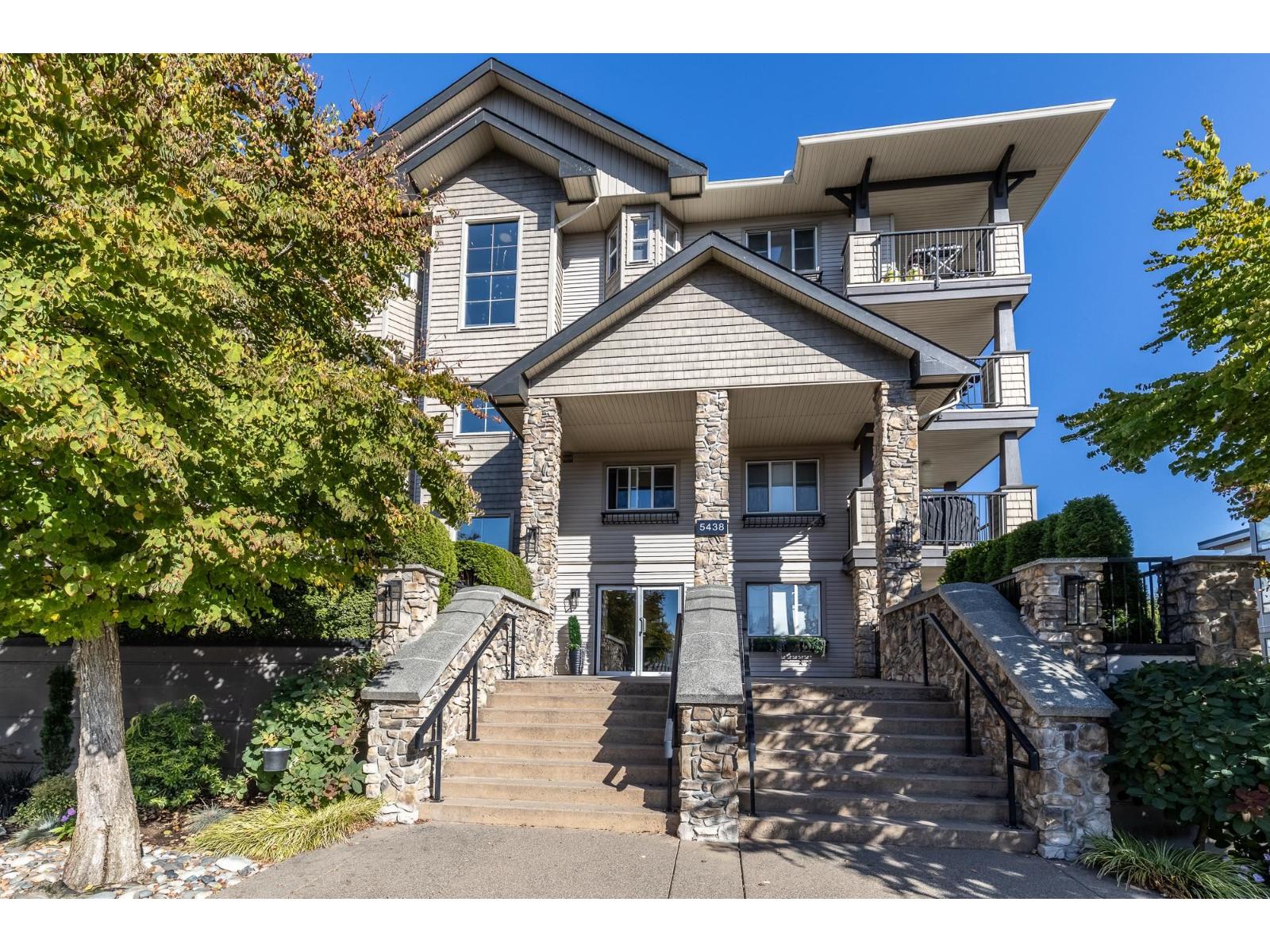5438 198 Street Unit 415, Langley, BC V3A 1G2