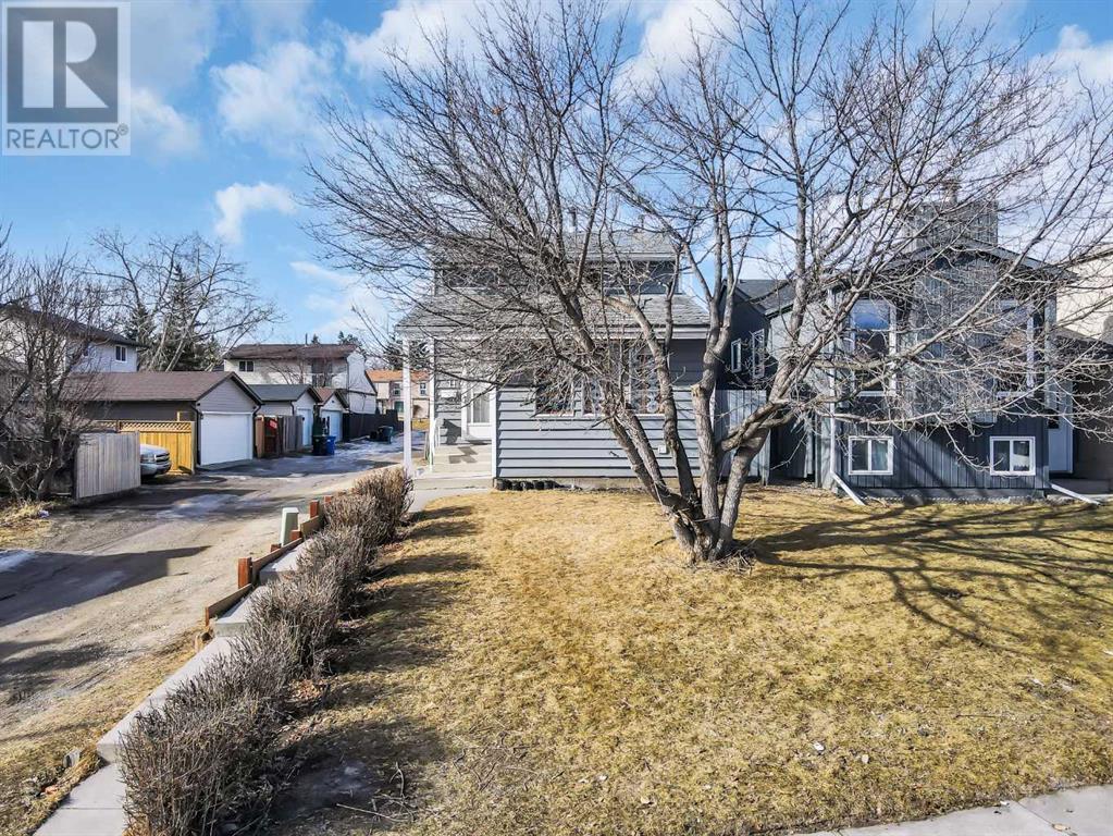 111 Pinemill Mews NE, Calgary, AB T1Y 4R6