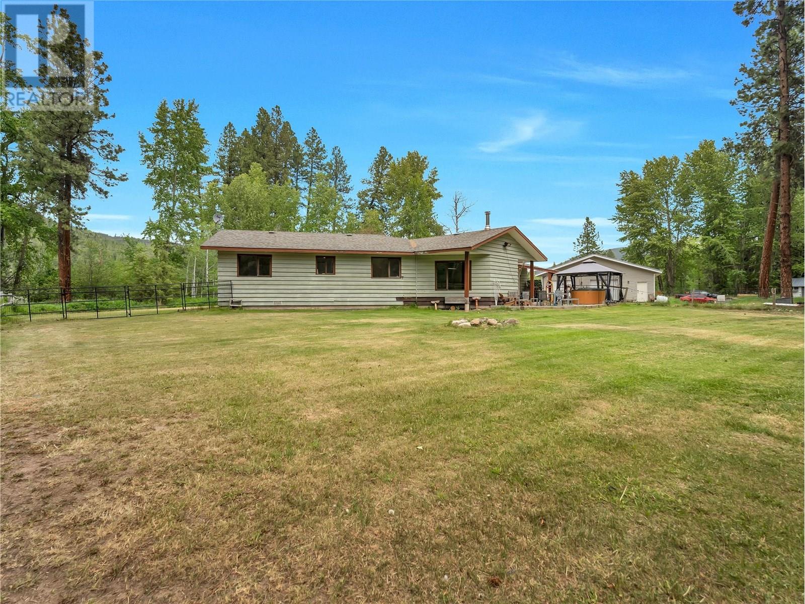 2035 Princeton Summerland Rd, Princeton, BC V0X 1W0