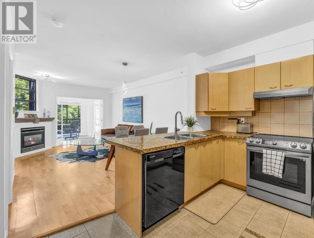 2228 Marstrand Avenue Unit 209, Vancouver, BC V6K 4T1