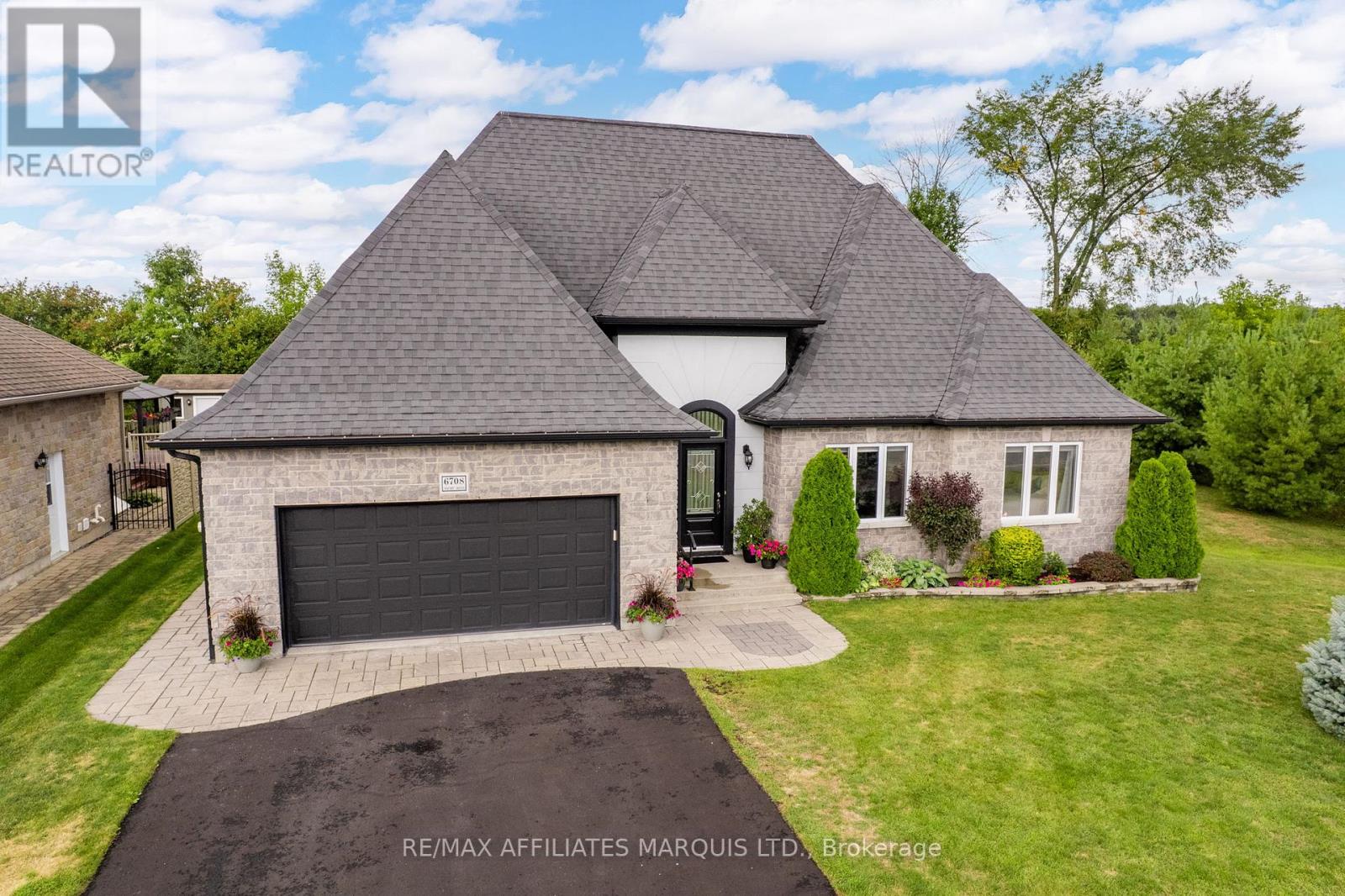 6708 Yacht Blvd, Cornwall, ON K6H 7N6