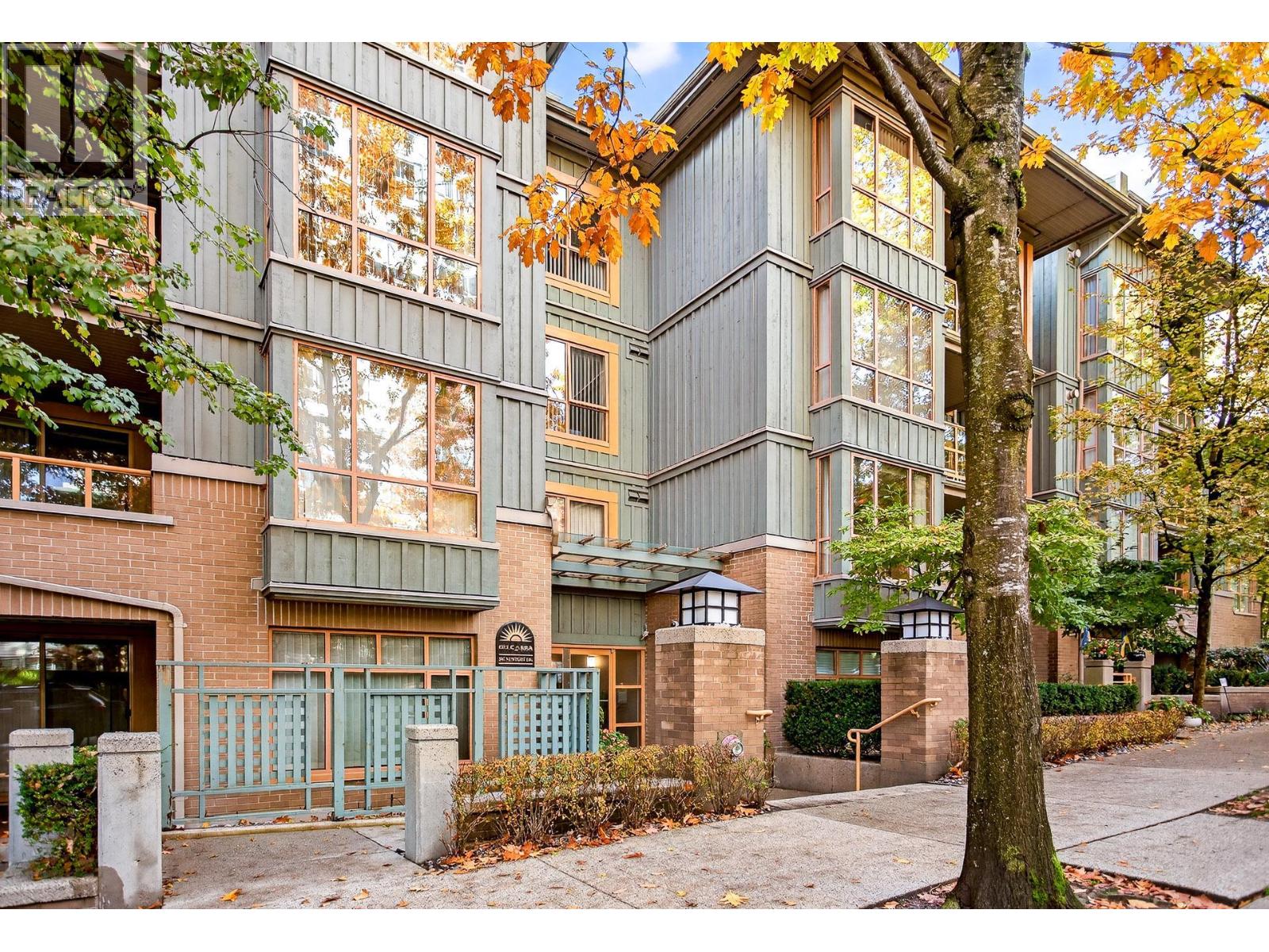 285 Newport Drive Unit 415, Port Moody, BC V3H 5J6