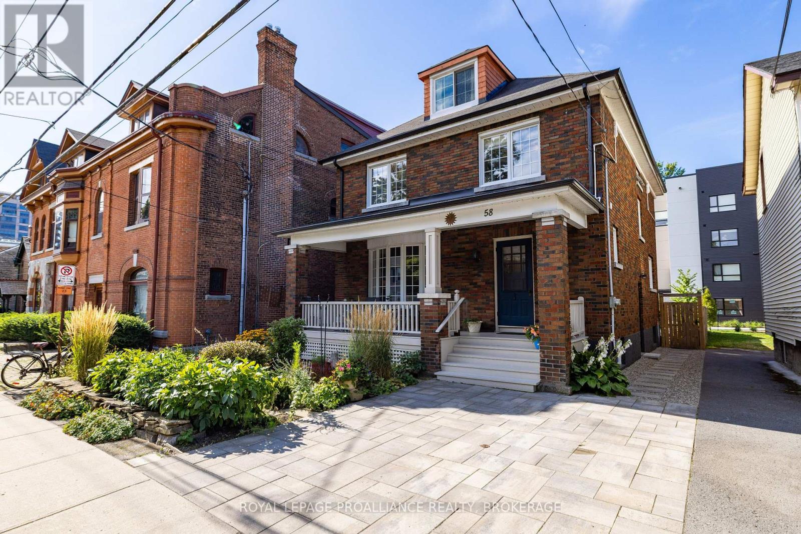 58 Earl St, Kingston, ON K7L 2G6