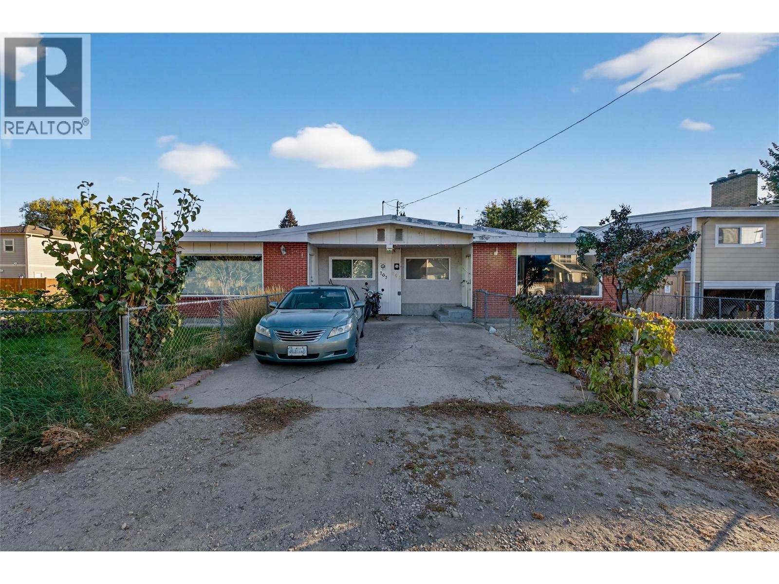 763 Kinnear Ave, Kelowna, BC V1Y 5B2