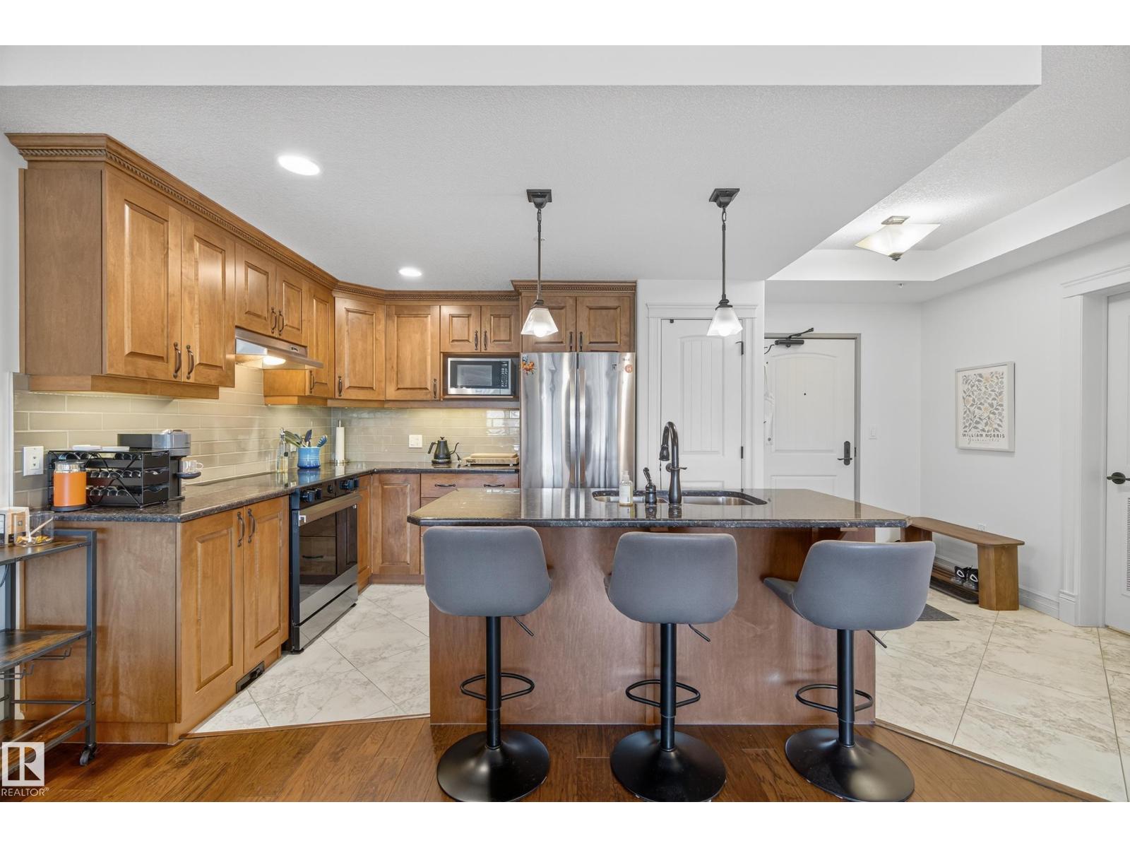10142 111 Street Northwest #603, Edmonton, AB T5K 1K6
