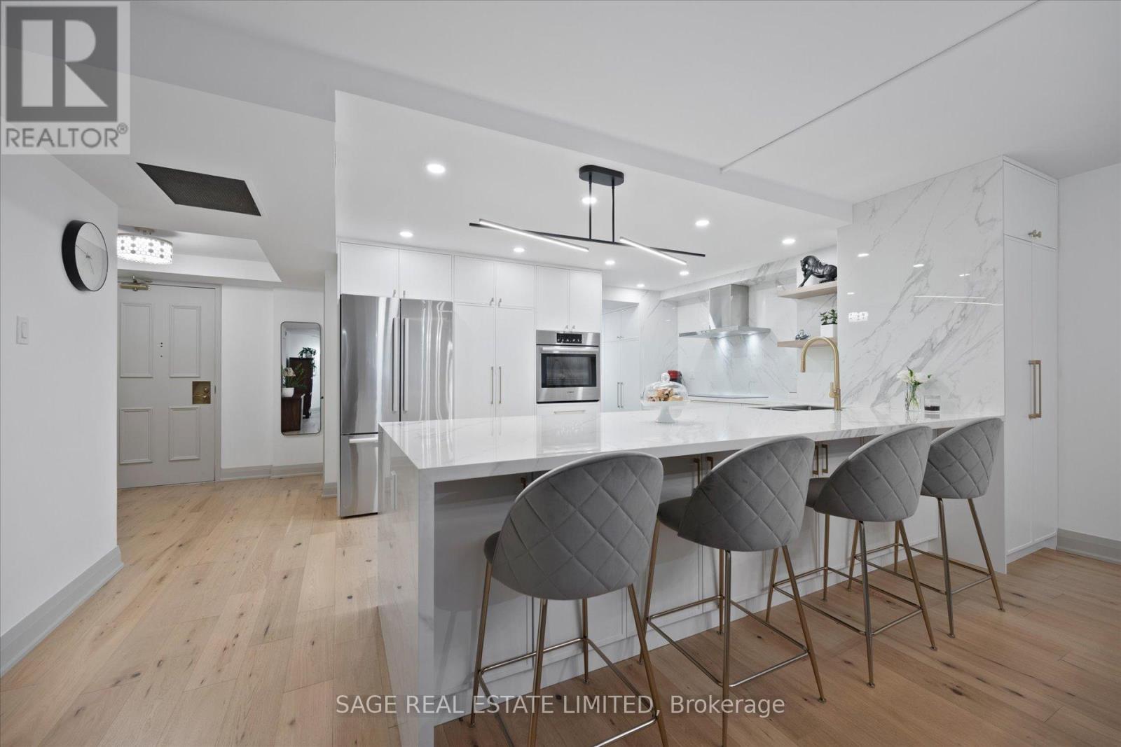 305 160 Frederick St, Toronto, ON M5A 4H9