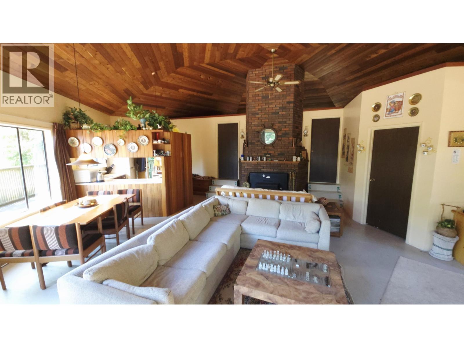 427 Collingwood Rd, Bowen Island, BC V0N 1G2