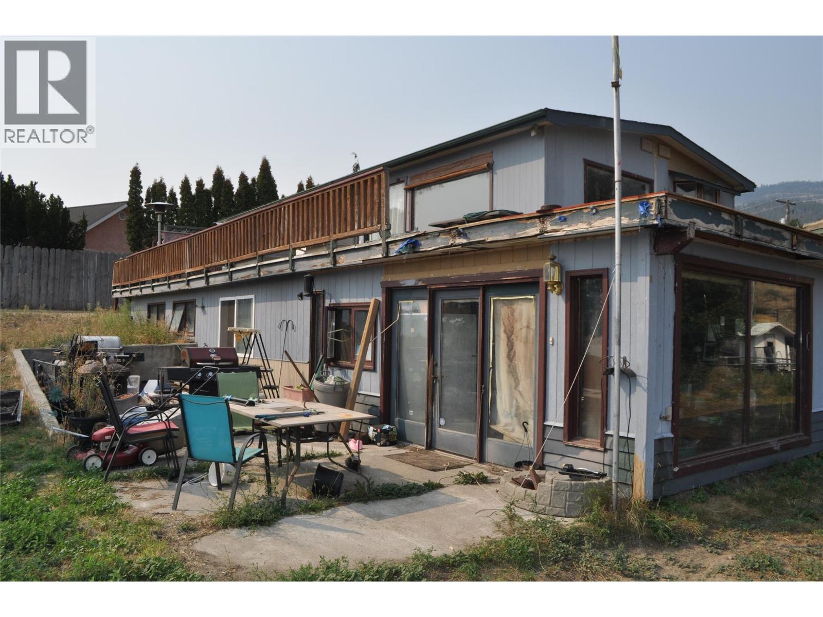 910 Pineview Dr, Kaleden, BC V0H 1K0