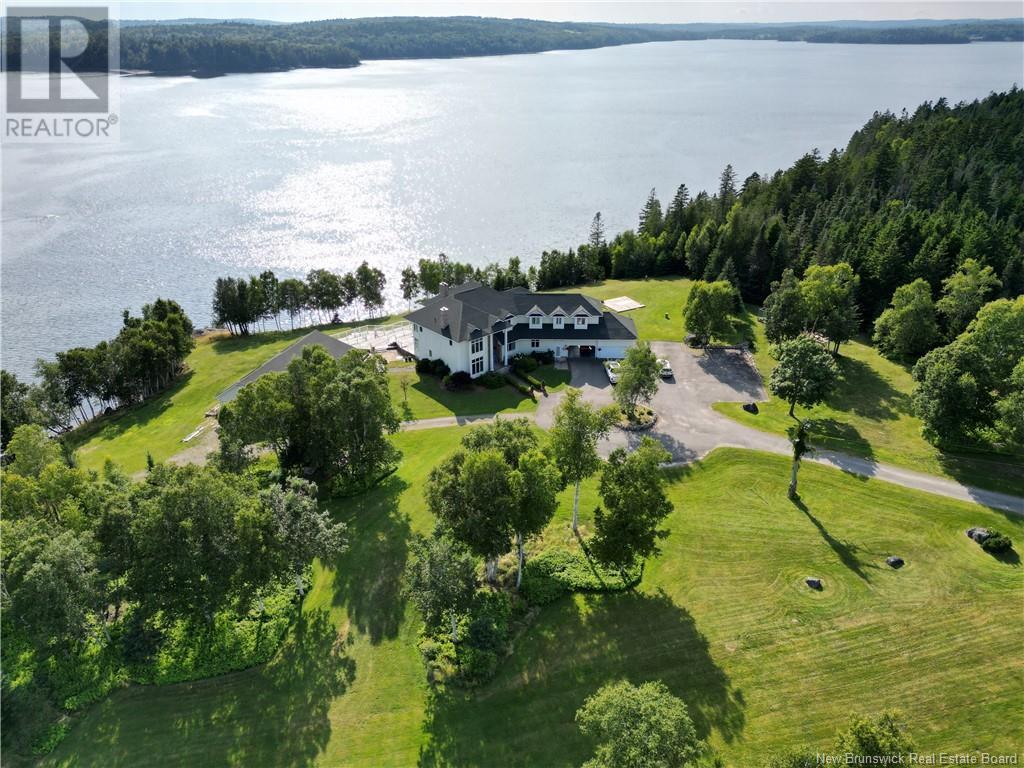 434 Hills Point Rd, Oak Bay, NB E3L 4K5