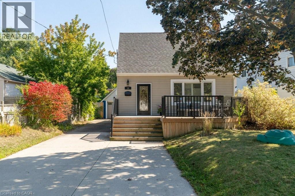 18 St Clair Ave, Kitchener, ON N2M 3Z4