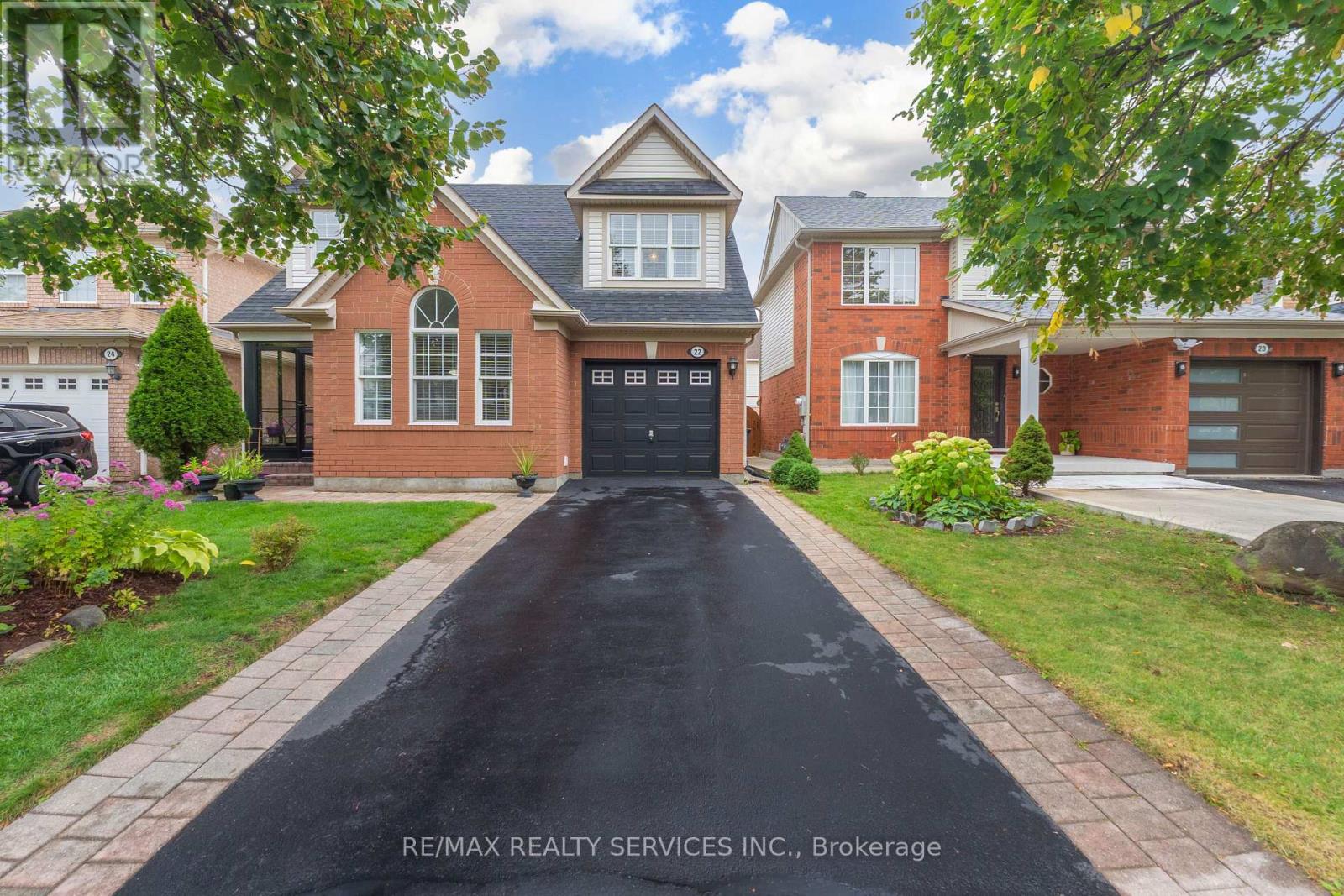 22 Thorpe Cres, Brampton, ON L7A 1P7