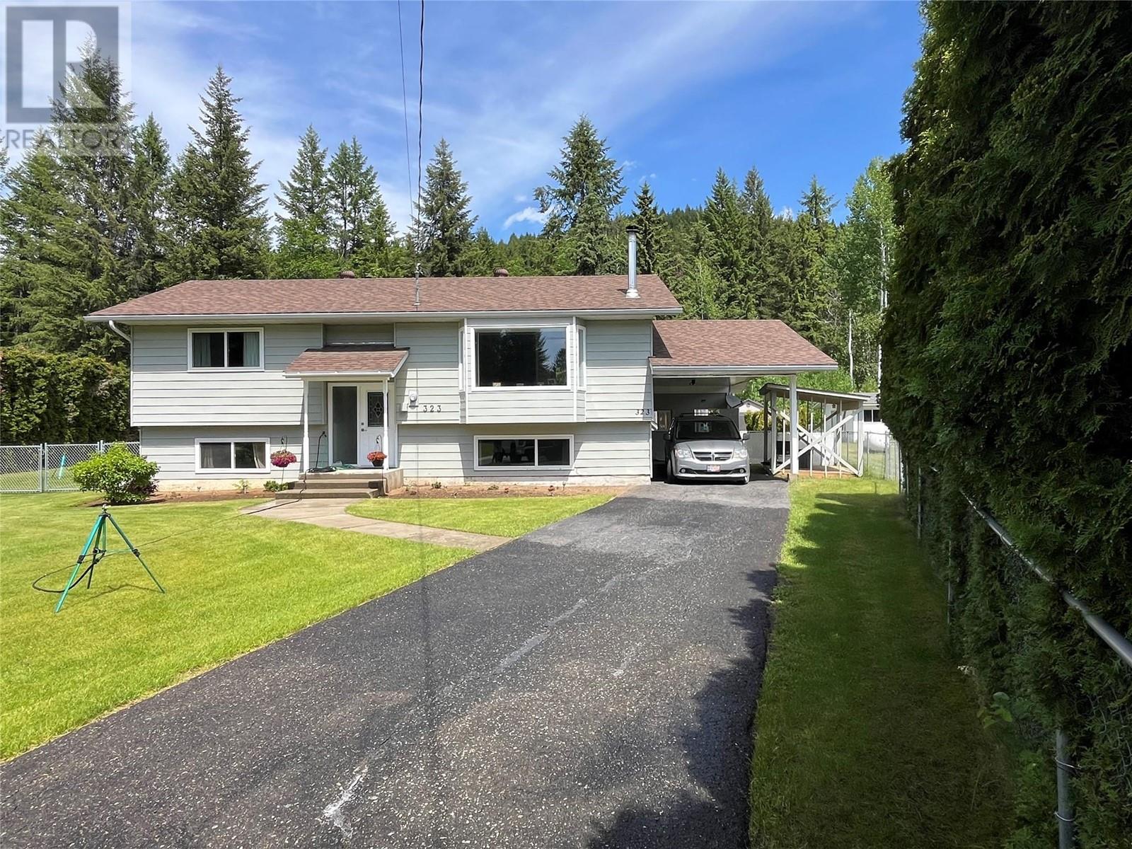 323 Wyndhaven Dr, Clearwater, BC V0E 1N1