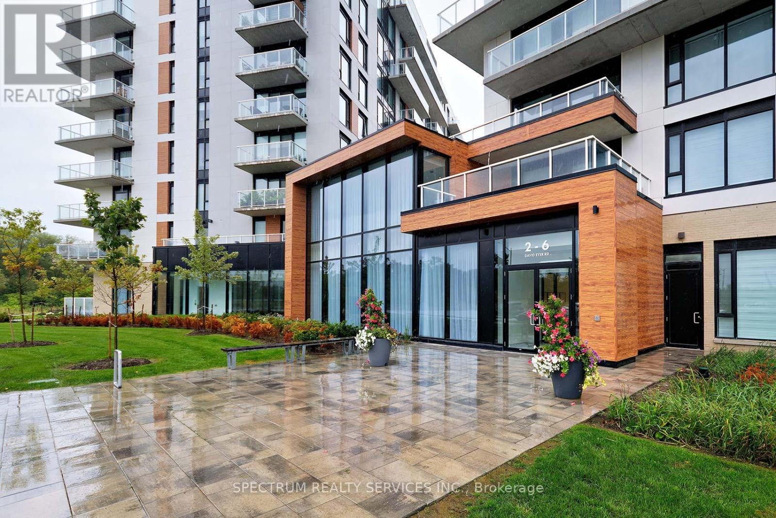 1028 2 David Eyer Rd, Richmond Hill, ON L4S 0N6
